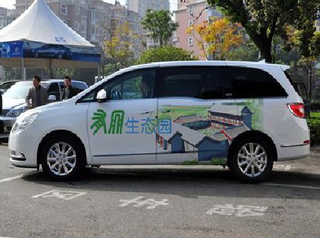 屏山户外车贴喷绘如何保持效果?